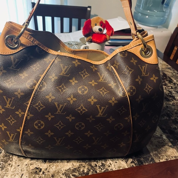 Used Authentic LV Galleria PM, classic monogram, pictures shown - Picture 10 of 16